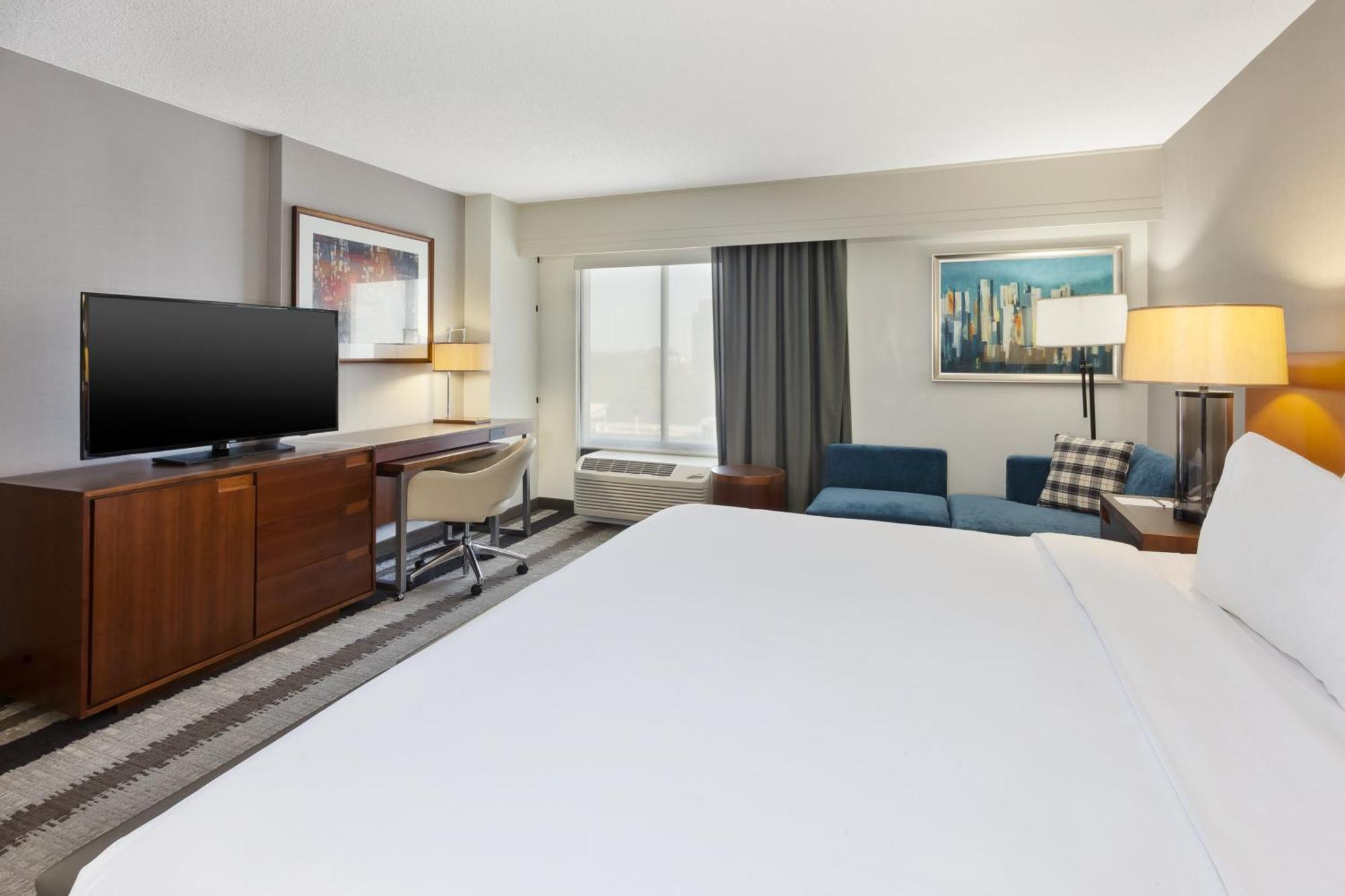 Crowne Plaza Dulles Airport By Ihg Hotel Herndon Exterior photo