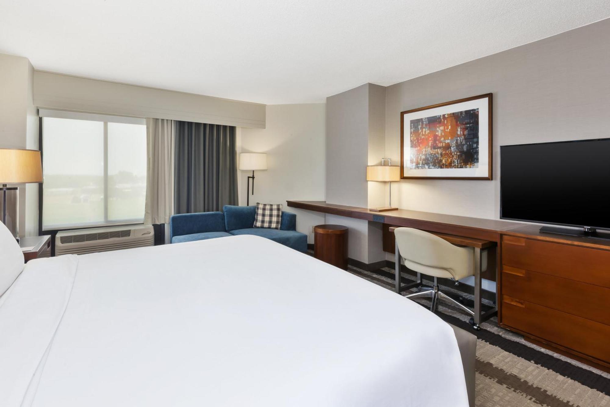 Crowne Plaza Dulles Airport By Ihg Hotel Herndon Exterior photo